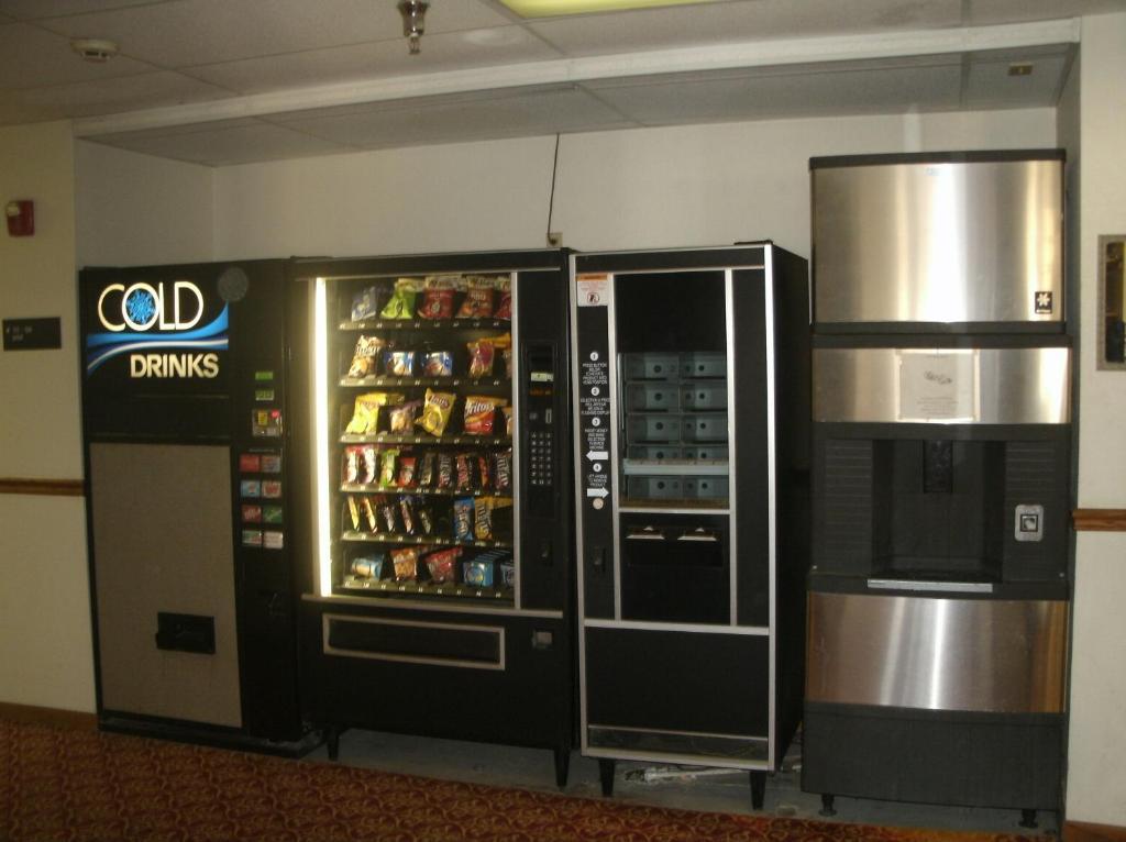 Super 8 By Wyndham Platte City Kansas City Area Exterior foto